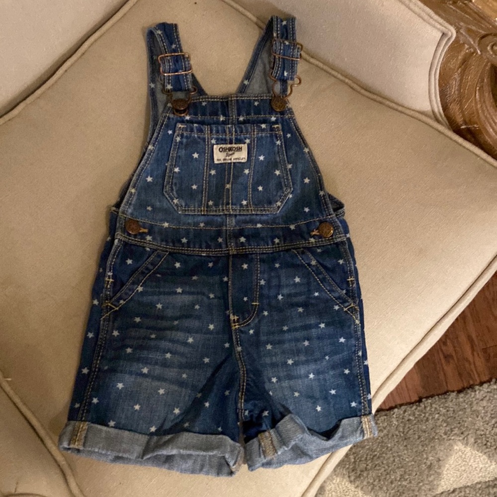 Oshkosh b’gosh overalls - star print 2T